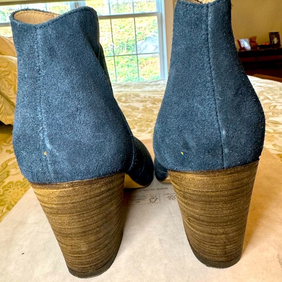 Club Monaco suede booties, size 6.5 - Picture 4 of 8